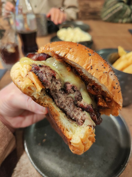 Meat and Greet, Bury St Edmunds - Meat Sweats Burger 2