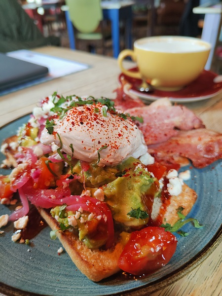 Edmundo Lounge, Bury St Edmunds - Smashed Avocado Brunch